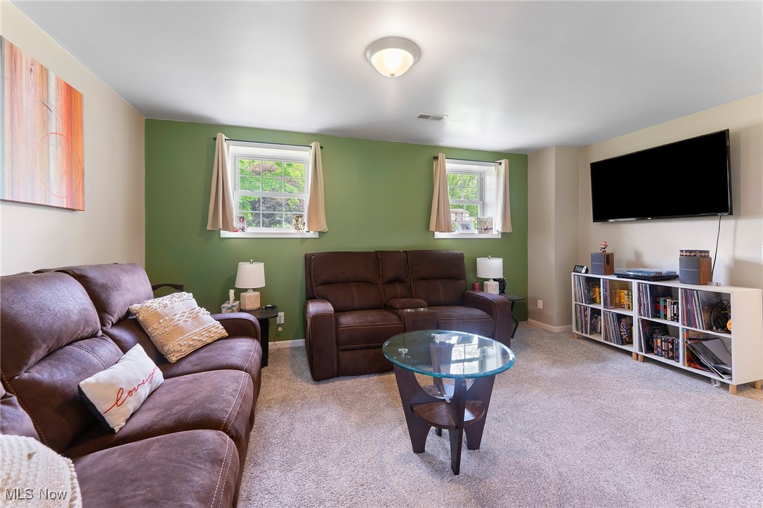 2666 Elizabeth Drive, Warren, Ohio image 12