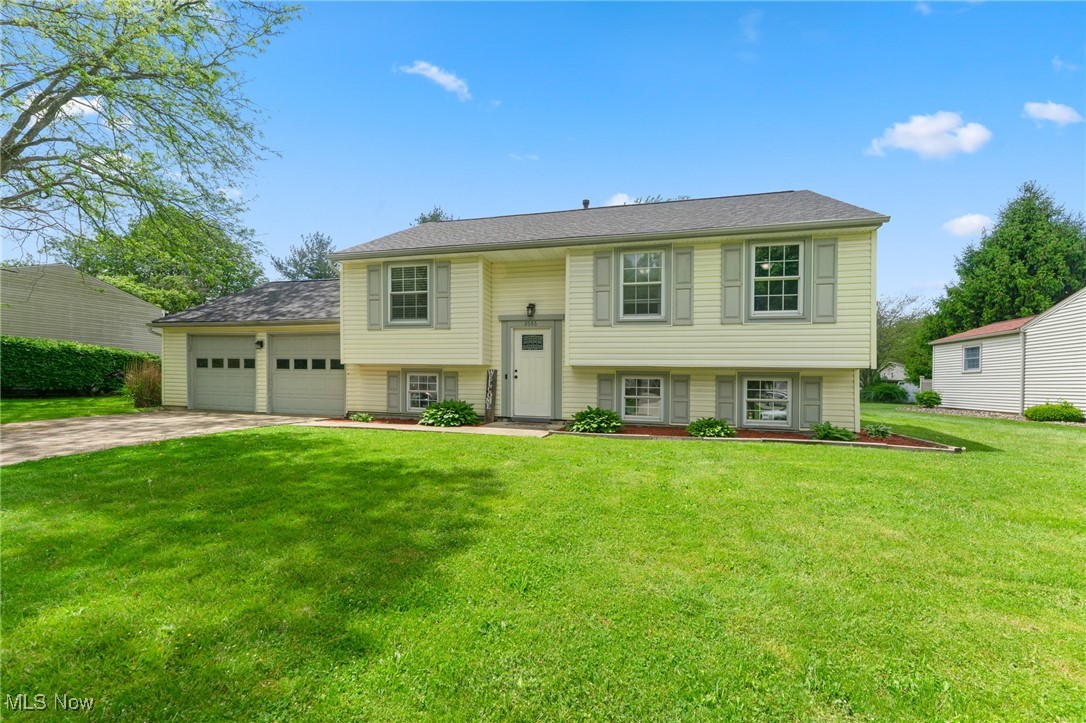 2666 Elizabeth Drive, Warren, Ohio image 23