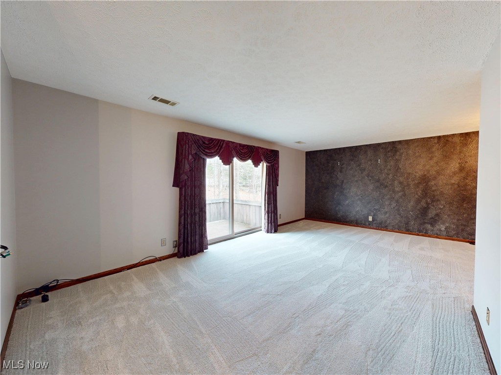 6885 Carriage Hill Drive #E67, Brecksville, Ohio image 6