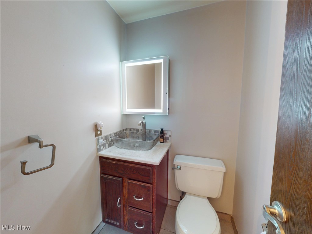 6885 Carriage Hill Drive #E67, Brecksville, Ohio image 26