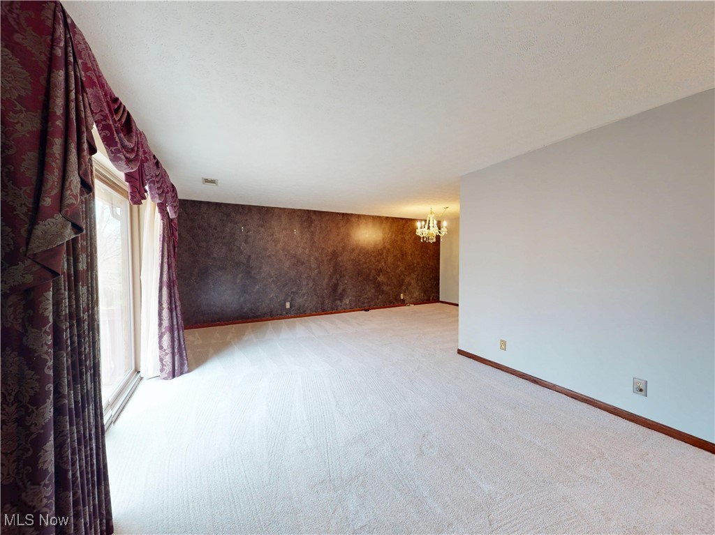 6885 Carriage Hill Drive #E67, Brecksville, Ohio image 7