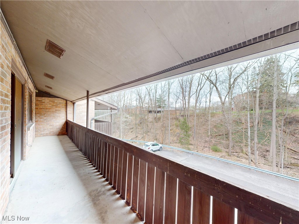 6885 Carriage Hill Drive #E67, Brecksville, Ohio image 4