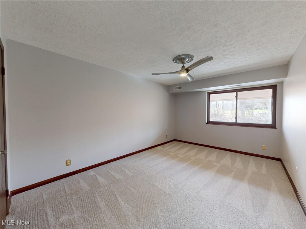 6885 Carriage Hill Drive #E67, Brecksville, Ohio image 27