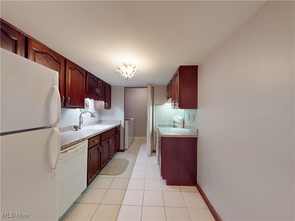 6885 Carriage Hill Drive #E67, Brecksville, Ohio image 17