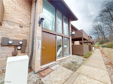 6885 Carriage Hill Drive Unit E67, Brecksville, OH 44141 - #: 5116644