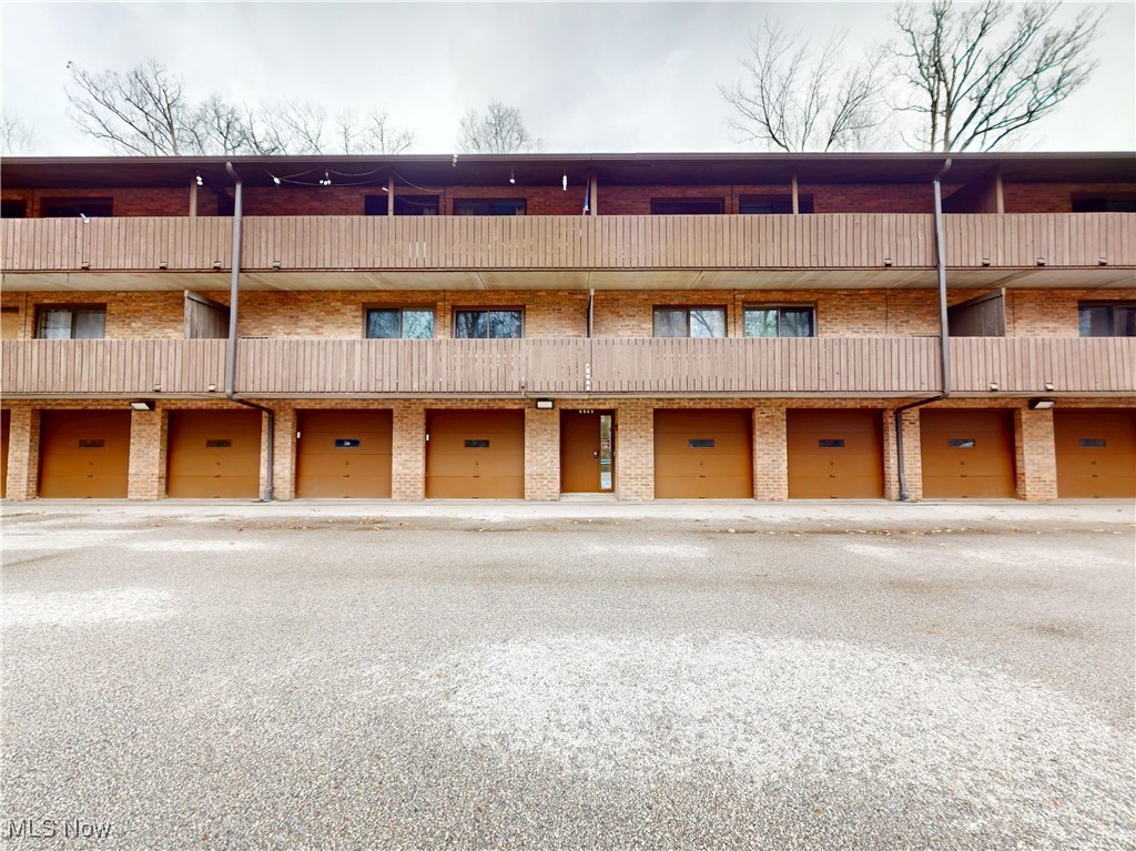 6885 Carriage Hill Drive #E67, Brecksville, Ohio image 3