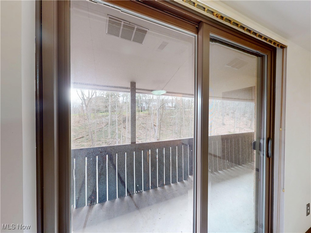 6885 Carriage Hill Drive #E67, Brecksville, Ohio image 24