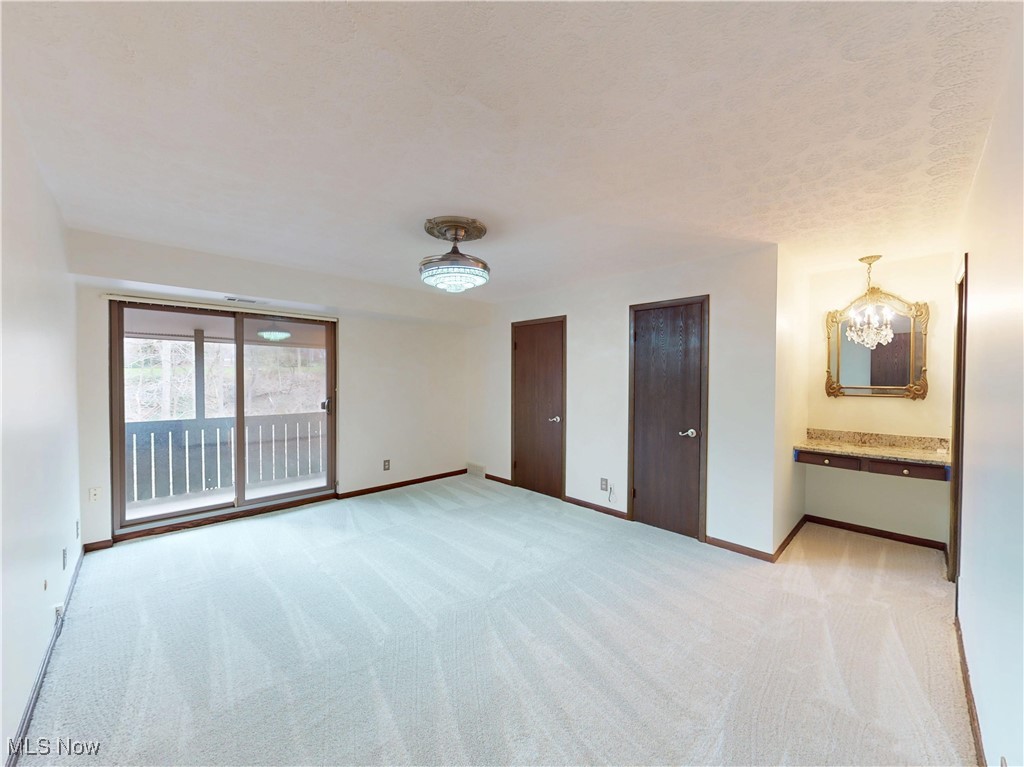 6885 Carriage Hill Drive #E67, Brecksville, Ohio image 21