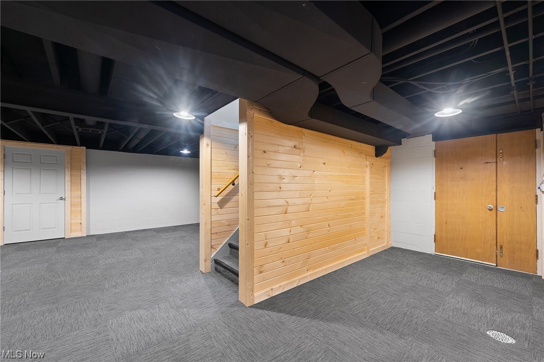 City/Canfield - Residential