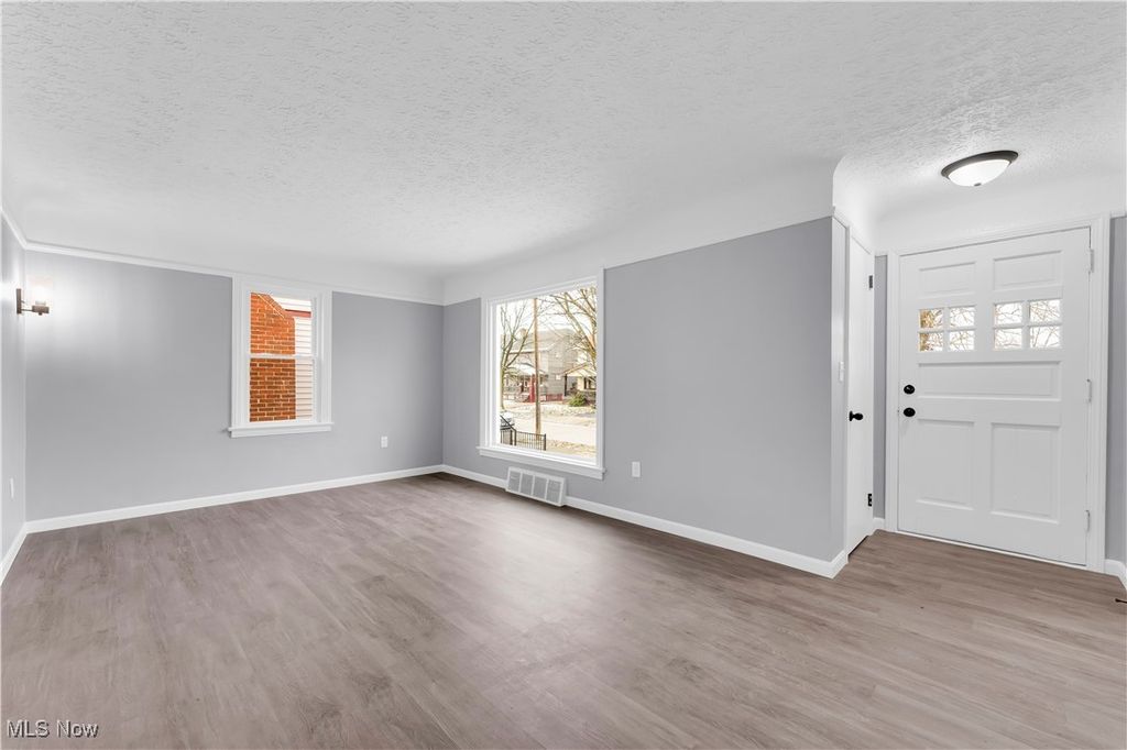 Photo of 953 Whitby Road, Cleveland Heights, OH 44112 (MLS # 5184957)