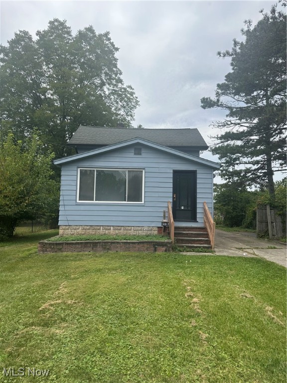 5 bedrooms and 2 baths in Maple Heights with a huge back lot! This is an excellent rental property for your return! Property is under rehab.
