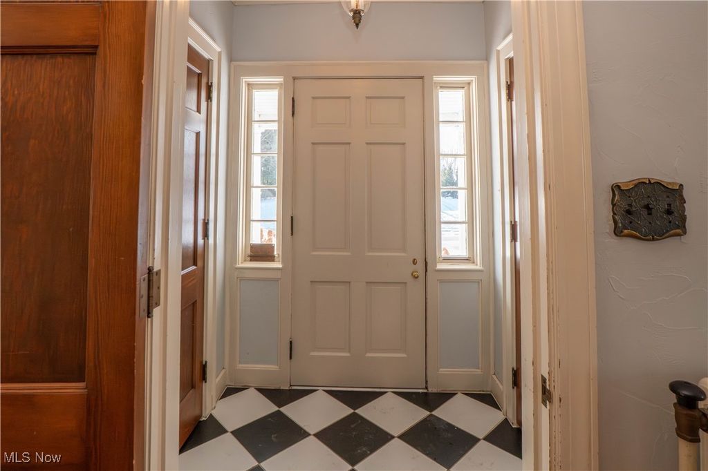 Photo of 253 23rd Street NW, Canton, OH 44709 (MLS # 5185126)