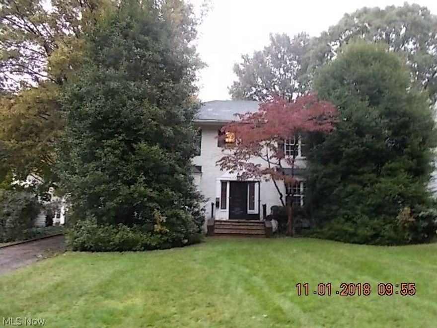 Large family home for sale in west Akron. This home had 4 bedrooms and 2.5 bath. The home features large bedrooms and could be a great investment in this classic area of west Akron. This property is eligible under Freddie Mac First Look Initiative through  12 /21 /18. As is Sale. Buyer will need to verify all information. Buyer or buyer's agent responsible to check all Building, Zoning, EPA, DEA, Tax Dept or any other requirement for intended use. Buyer to pay for inspections. Earnest money to be a Cashier’s check. Subject to clear title. Seller will not complete any repairs to the subject property, either lender or buyer requested. The property is sold in AS IS condition