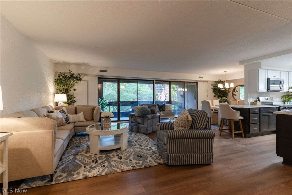Photo of 935 Canyon View Road #202, Sagamore Hills, OH 44067 (MLS # 5208413)