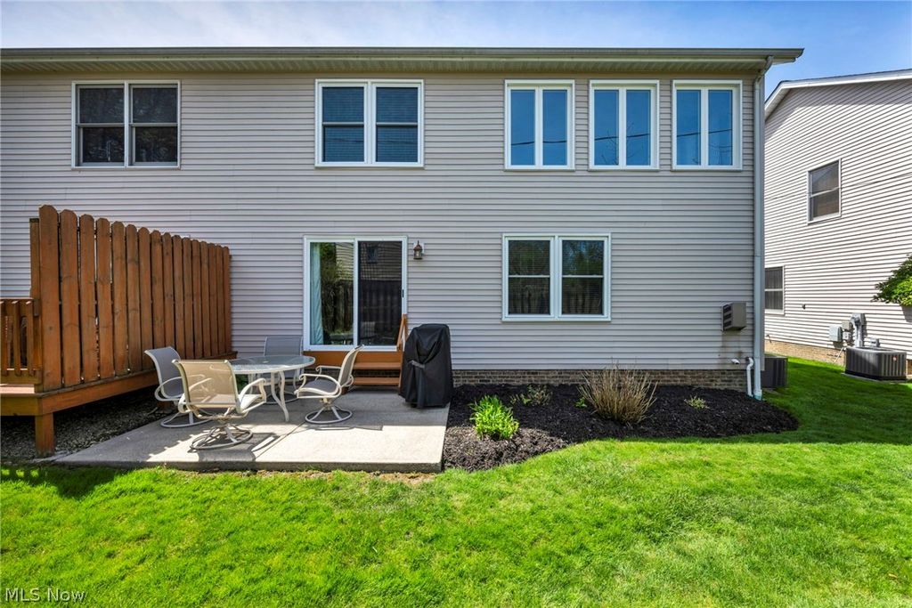 Photo of 63 Sunset Cove Circle, Eastlake, OH 44095 (MLS # 5203024)