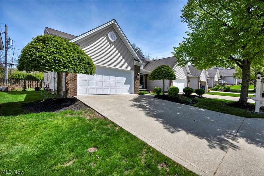 Photo of 63 Sunset Cove Circle, Eastlake, OH 44095 (MLS # 5203024)