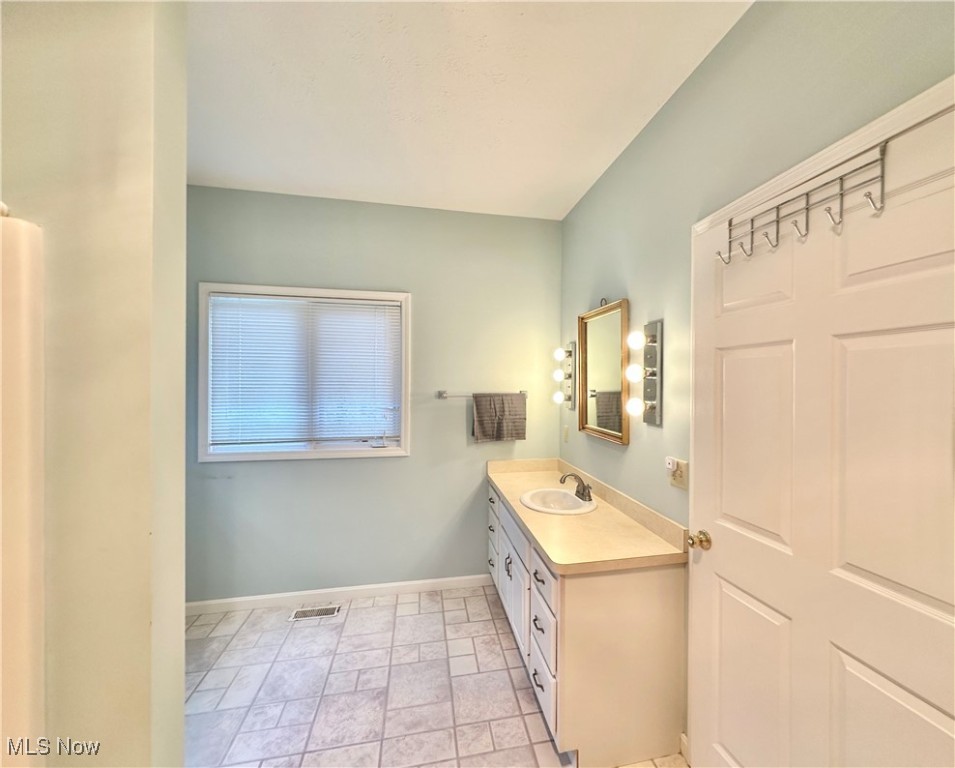 Rootstown, Ohio 44272, United States, 3 Bedrooms Bedrooms, ,2 BathroomsBathrooms,Residential,Active,224021