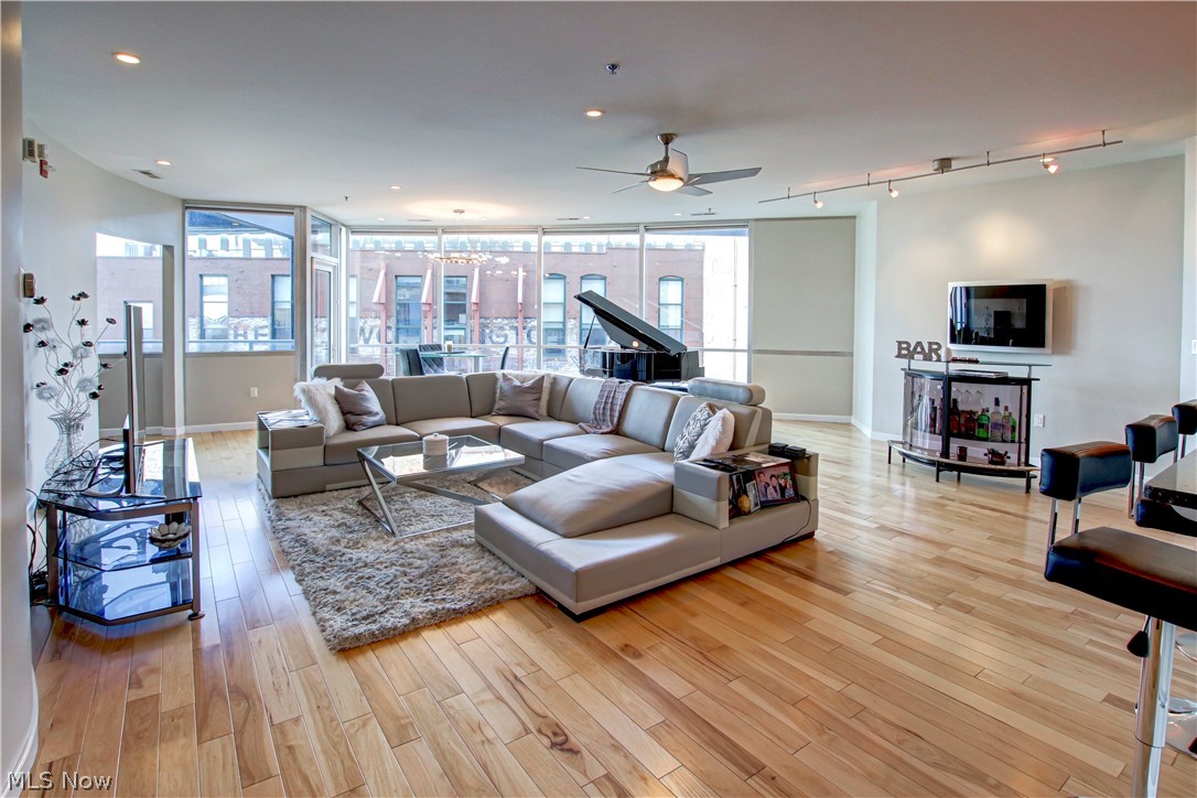 Pinnacle Condo - Residential Lease