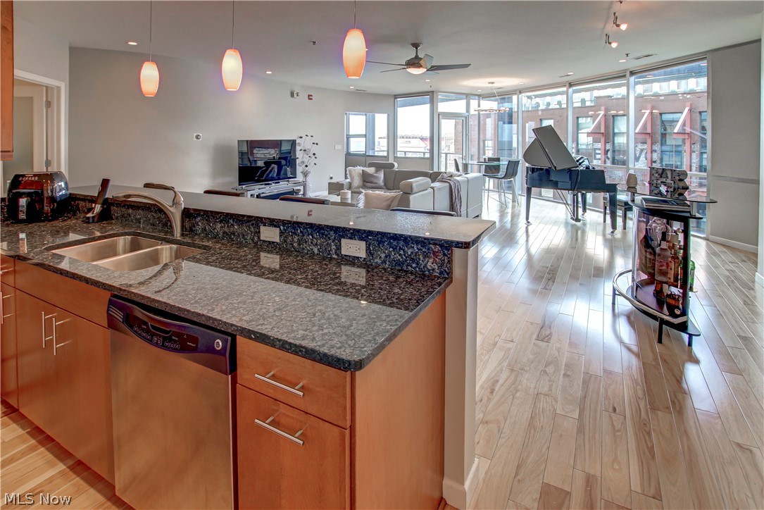 Pinnacle Condo - Residential Lease