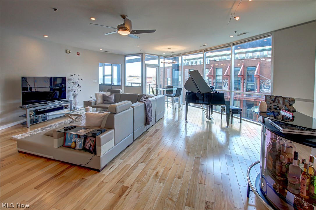 Pinnacle Condo - Residential Lease