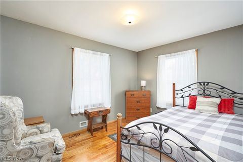 Tiny photo for 507 E Ford Avenue, Barberton, OH 44203 (MLS # 5187789)