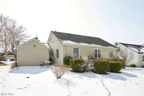 Tiny photo for 507 E Ford Avenue, Barberton, OH 44203 (MLS # 5187789)