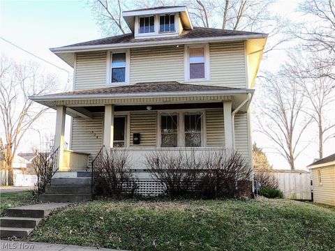 Homes For Sale - 328 W Bowman Street<br/> Wooster, OH 44691