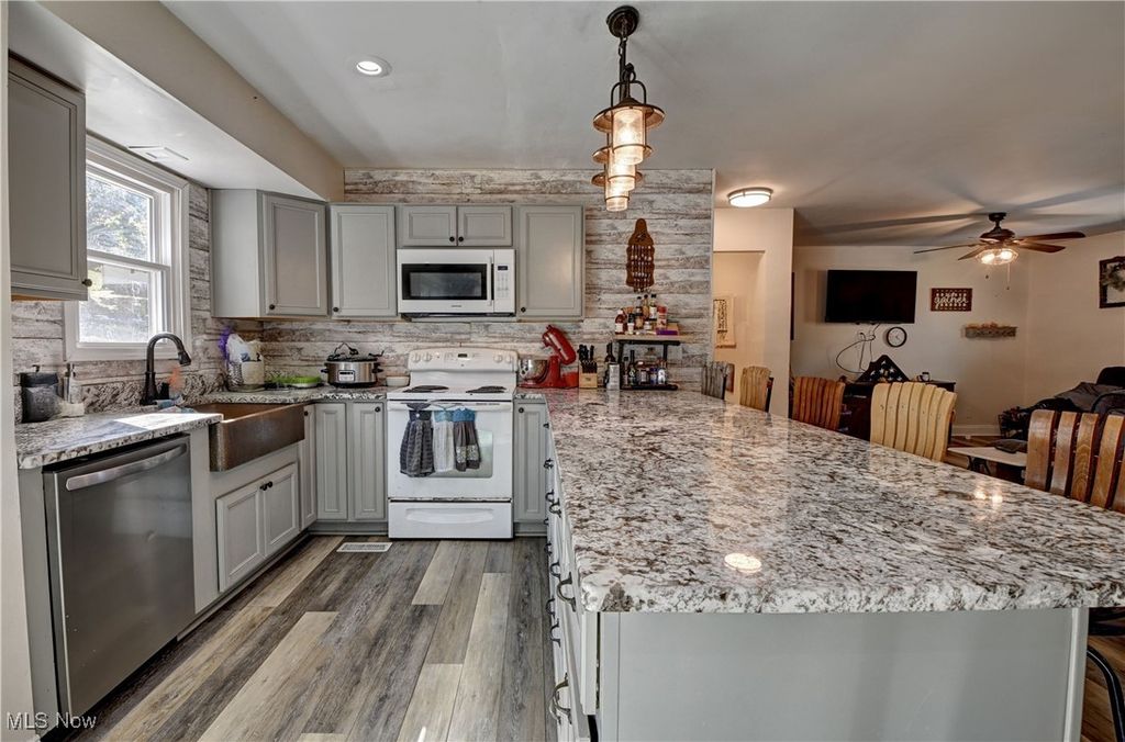 Photo of 4244 Murray Road NW, Dover, OH 44622 (MLS # 5168173)