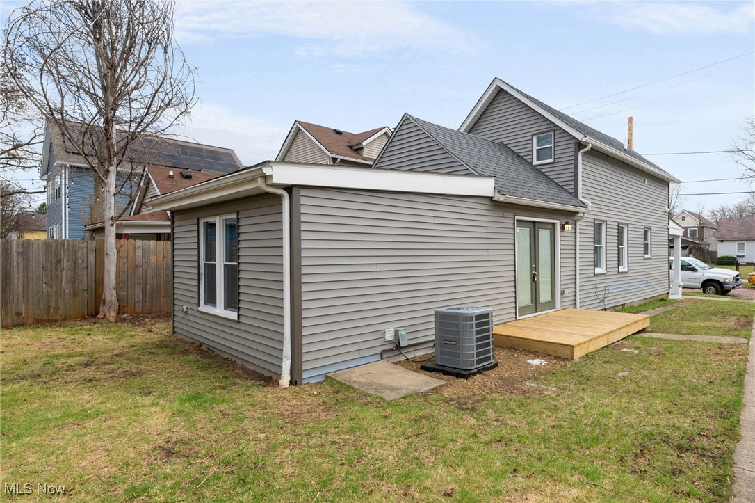 2324 W 38th Street, Cleveland, Ohio image 23