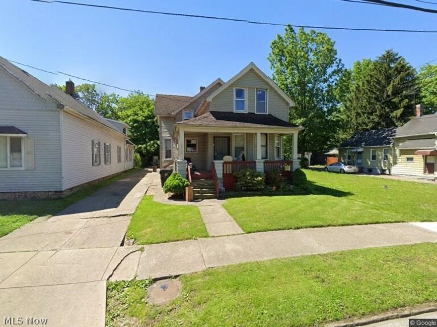 This 2607 square foot multi family home has 6 bedrooms and 3.0 bathrooms. Great investment opportunity.  Unit 1 and unit 2 are on main level. Each have 2 bedrooms and 1 bath.  Upstairs unit needs work and is currently not rented out but also has 2 bedrooms and 1 bath.