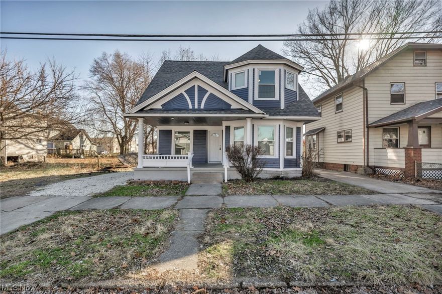 Beautifully updated colonial home in downtown Barberton.  Within the past 12 months house has been updated with new roof, new windows, new appliances, updated bathrooms and kitchen - and new paint inside and out!!  Very spacious home with over 2000 sq ft and 3 levels.  Walking distance to Lake Anna, the YMCA and local restaurants, breweries, and shops.  Schedule your showing today!