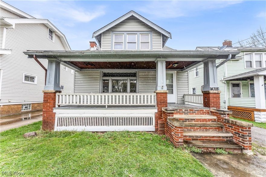 4318 W 50TH ST, Cleveland - Spacious 3 bed 1.5 bath single family home! //

$ 1150 rent / $ 1150 deposit //
$49 application fee per adult //
1-2 pets OK with approved PetScreening and PetFee.(Some breed restrictions apply per HUD guidelines). //
NO SMOKING //
1 time $149 non-refundable set up fee paid at lease signing //

$30/month required resident benefit package; can include personal property/liability insurance for an additional $5/month for $35/month total. //

All applicants are required to fill out a PetScreening application, found on our website directly on the application before being processed. Even if you have NO pets - this application must be filled out. One time, non-refundable pet fee of $200-500 per animal applies to all pets & must be paid prior to or when you pay your first month rent. (No fee for qualified assistance animals). //

Our application is processed through secure site: Findigs, and they require ID and income verification. Without this, your application will not be processed. They offer 24/7 chat support on their application directly if you have any questions. //

BEDROOMS: 3 //
BATHROOMS: 1.5 //
APPLIANCES PROVIDED: N/A //
UTILITIES / RESIDENT RESPONSIBILITY: Residents are responsible for all utilities including: water/sewer/trash, gas & electric and are responsible to maintain lawn care, maintenance & snow removal. //

Serious inquiries only.