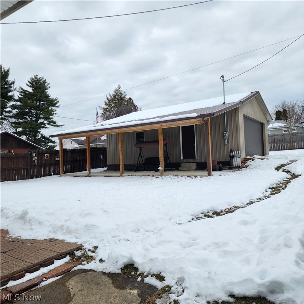 Photo of 519 Taylor Avenue, Cambridge, OH 43725 (MLS # 5186025)