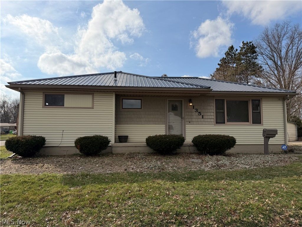 Photo of 1351 3rd Street SE, Massillon, OH 44646 (MLS # 5191463)