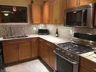 Ridgeview Manor - Residential