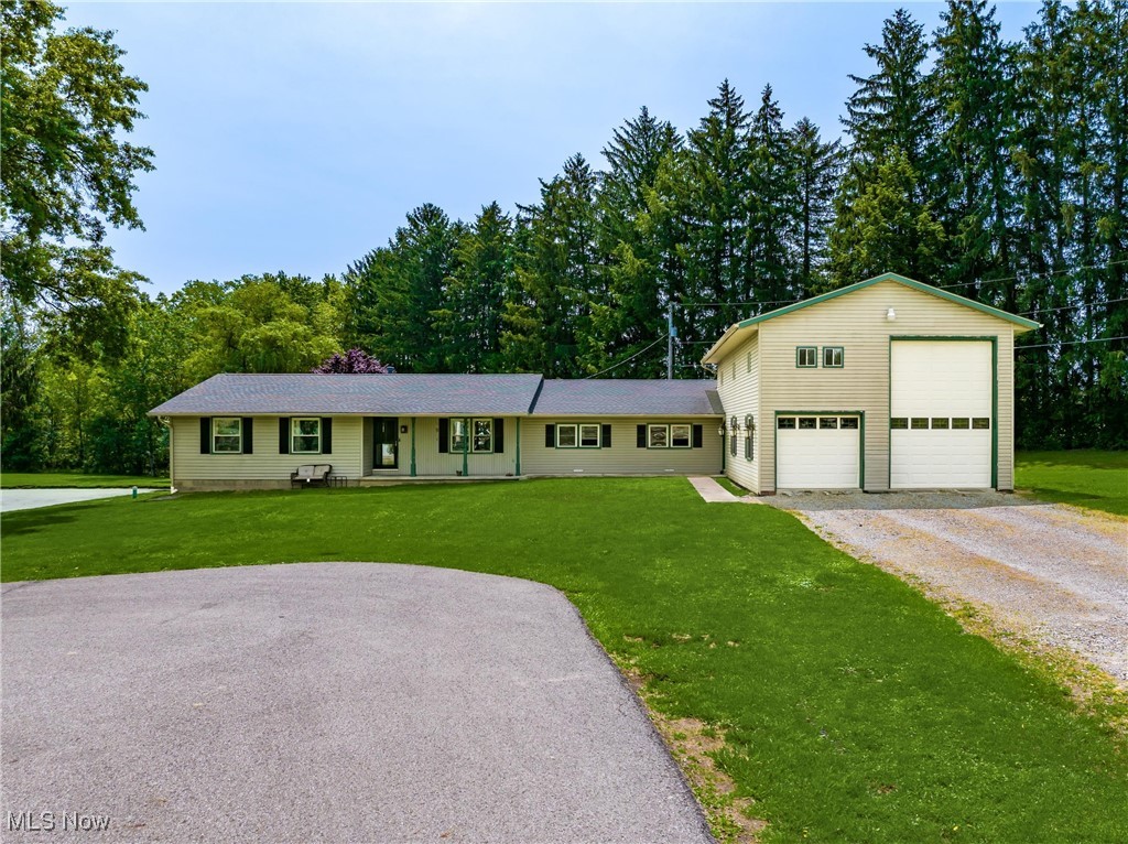 1570 Nob Hill Road, Zanesville, Ohio image 1