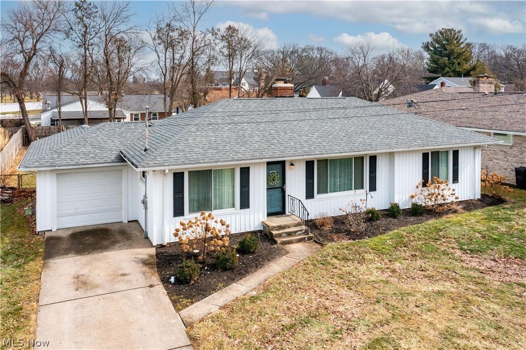 Photo of 3702 Osborn Drive, Sandusky, OH 44870 (MLS # 5187163)