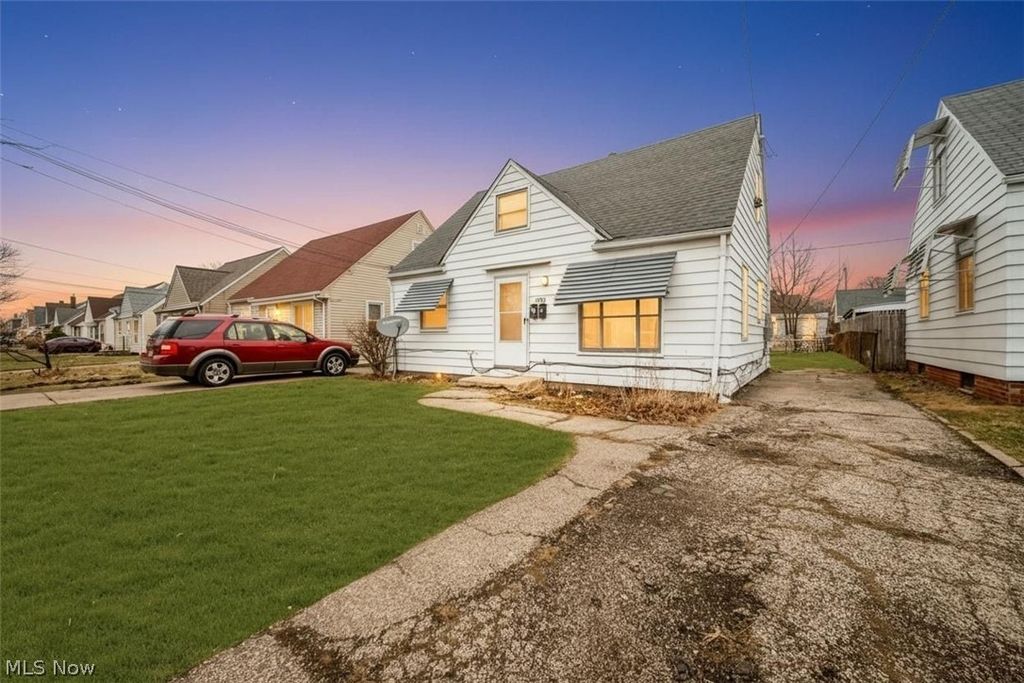 Photo of 3753 W 117th Street, Cleveland, OH 44111 (MLS # 5189136)