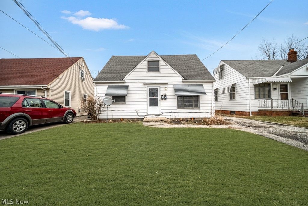 Photo of 3753 W 117th Street, Cleveland, OH 44111 (MLS # 5189136)