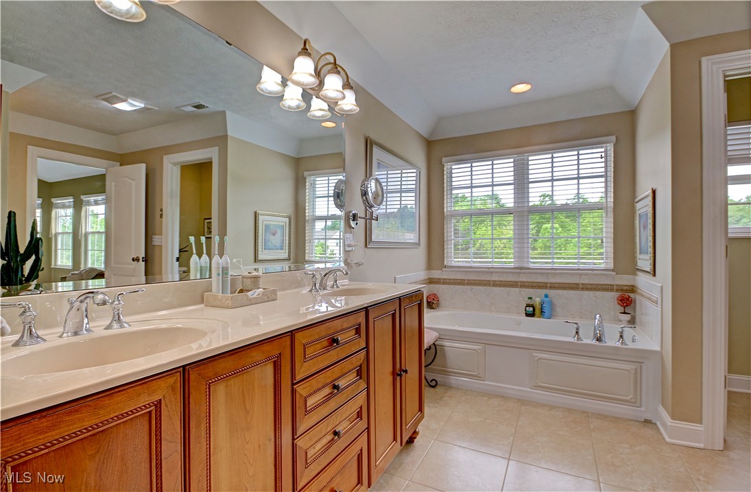 31919 Fieldstone Circle, Avon Lake, Ohio image 28