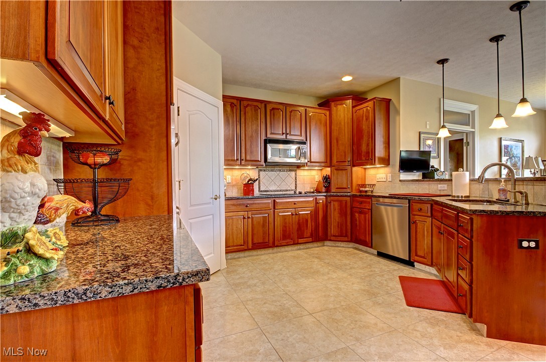 31919 Fieldstone Circle, Avon Lake, Ohio image 18