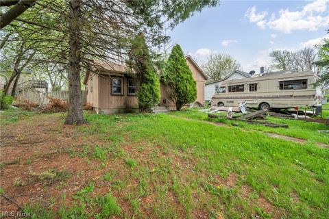 Tiny photo for 215 Tuscarawas Street, Elyria, OH 44035 (MLS # 5202210)