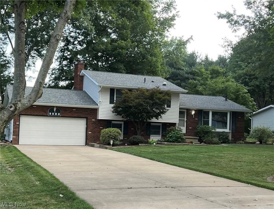 Jackson Township 4-level center split down the street from Strausser Elem. Updated kitchen has an island, solid cherry cabinetry, and two-toned granite/solid surface countertops.Three season room,Unilock paver patio and multi-tiered, shaded backyard. 3 bedroom, 2 bath. Deposit $1000 special if rented by 12/31/23 rent $2175. One year lease. Tenant pays all utilities. $50 Application fee per adult. Move in right away!Pet friendly.