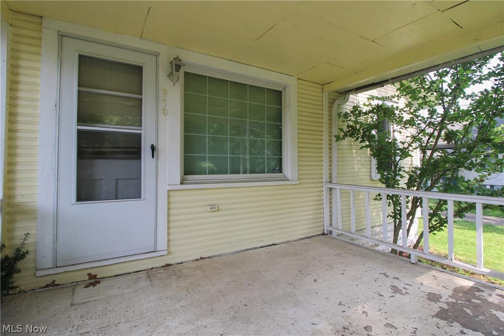 Photo of 710 Battles Avenue, Niles, OH 44446 (MLS # 5223702)
