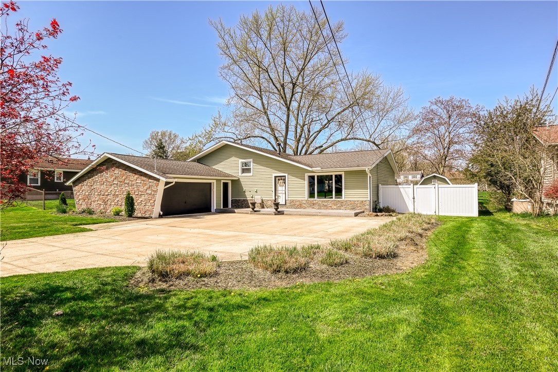 86 S Munroe Road, Tallmadge, Ohio image 1