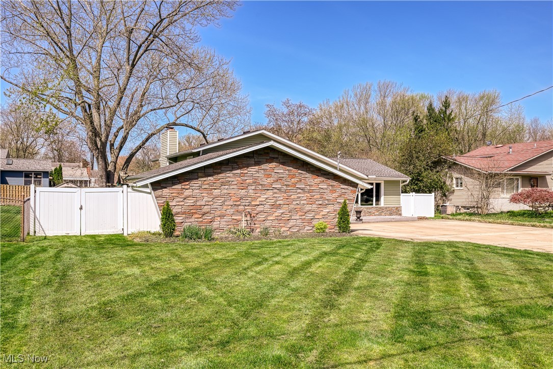 86 S Munroe Road, Tallmadge, Ohio image 17