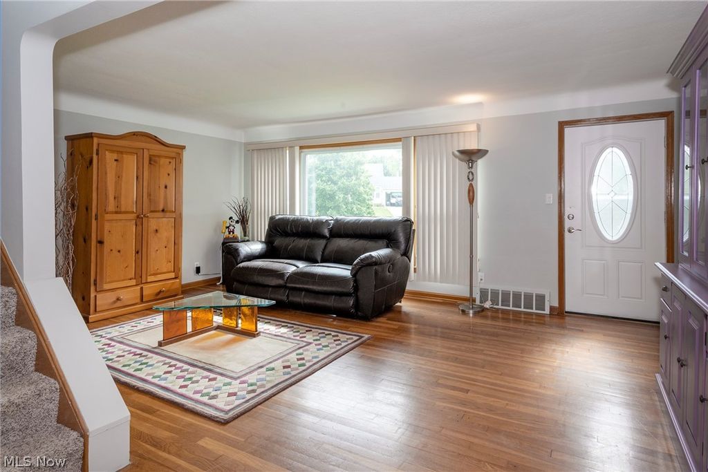 Photo of 5042 N Barton Road, Lyndhurst, OH 44124 (MLS # 5205111)