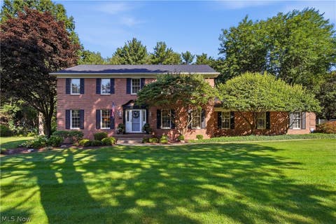 Homes For Sale - 7855 Hearthstone Avenue<br/> North Canton, OH 44720