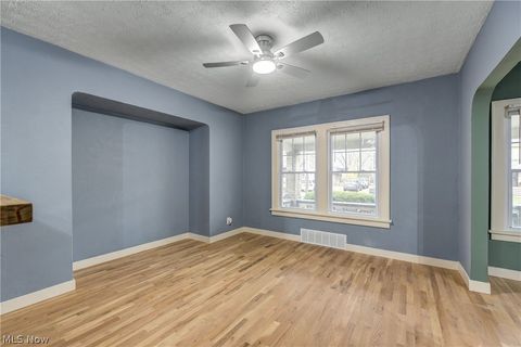 Tiny photo for 2127 Marlindale Road, Cleveland Heights, OH 44118 (MLS # 5202850)