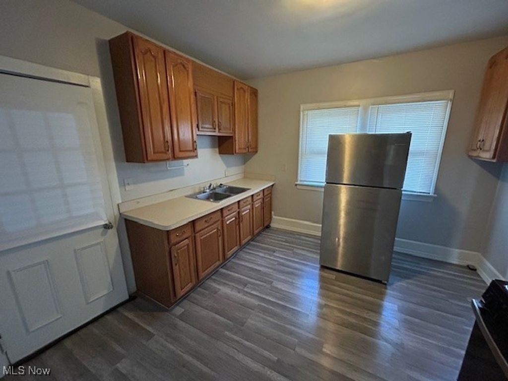 Photo of 10806 Fidelity Avenue, Cleveland, OH 44111 (MLS # 5175012)